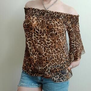 Leopard print‎ on/off shoulder peasant blouse size medium/large